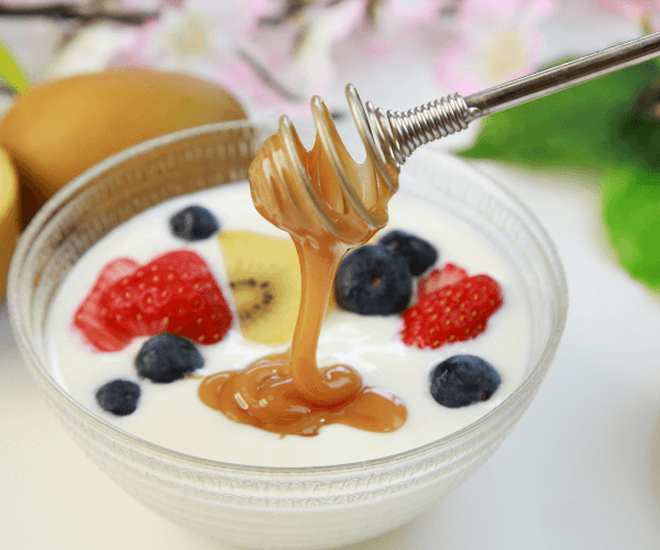 Manuka Honey in Yogurt